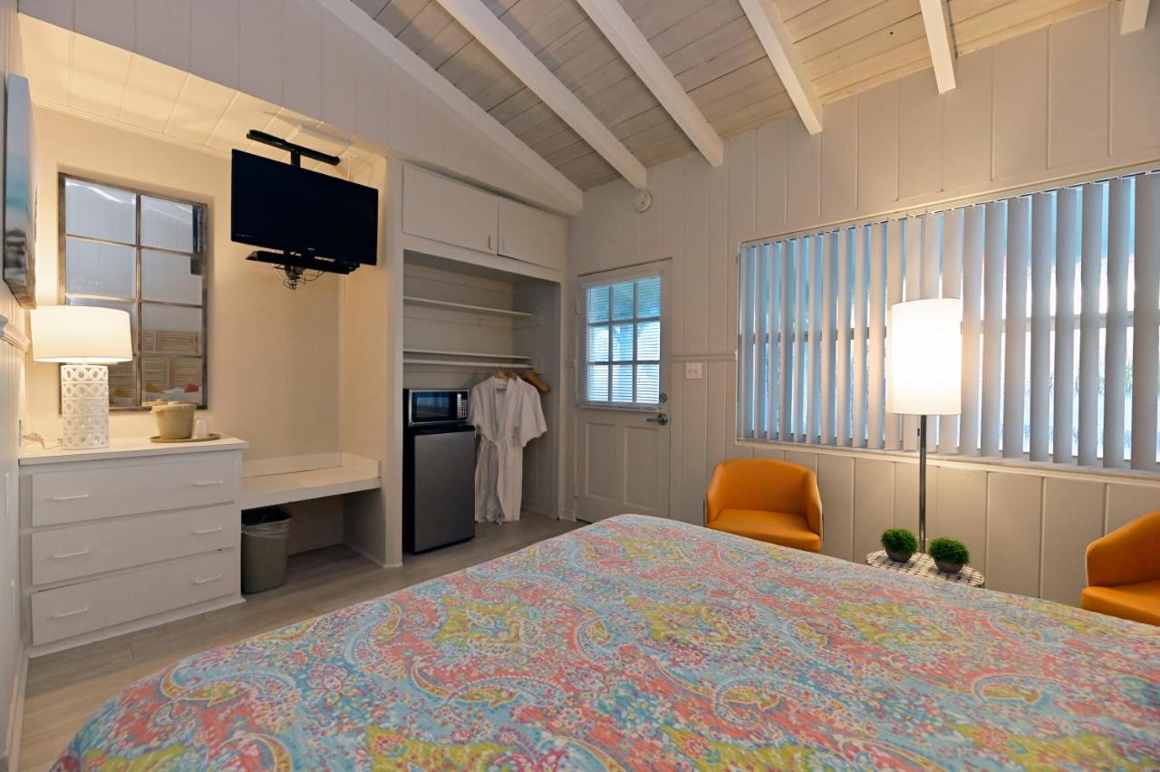 | The Islander Inn
