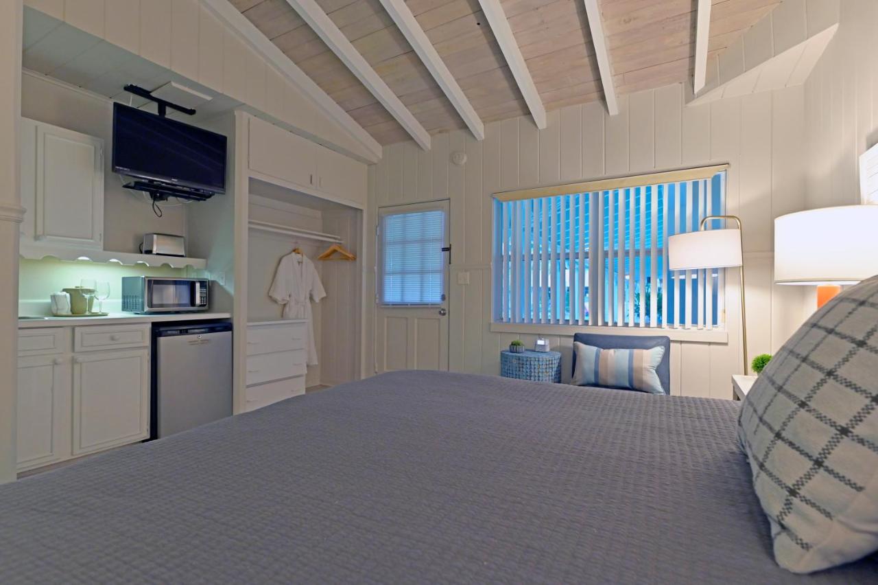 | The Islander Inn