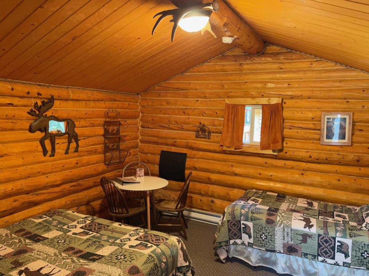 | Carlo Creek Cabins