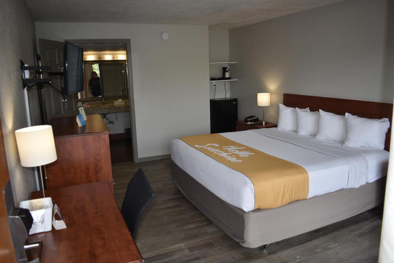 | Days Inn by Wyndham Wildwood I-75
