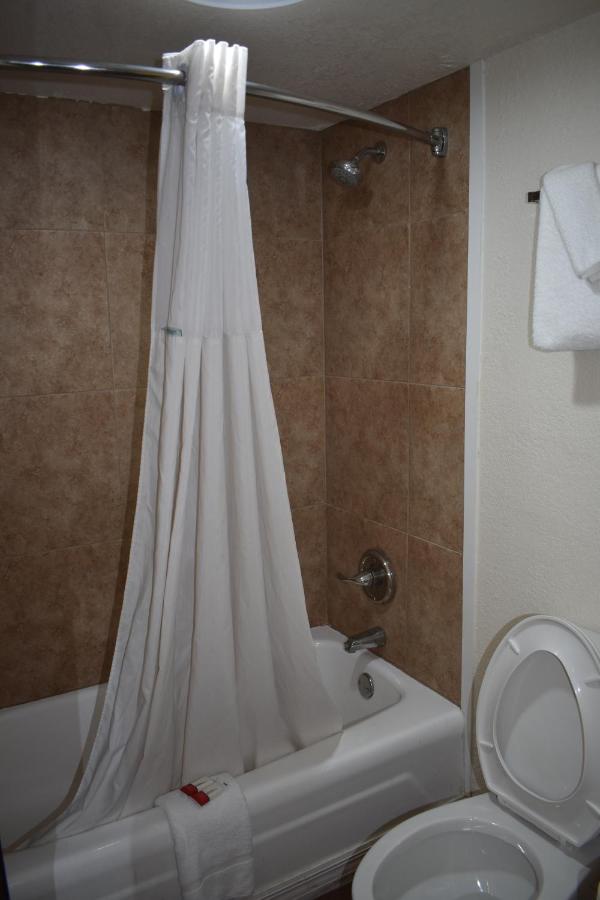 King Room - Non-Smoking at Days Inn by Wyndham Wildwood I-75