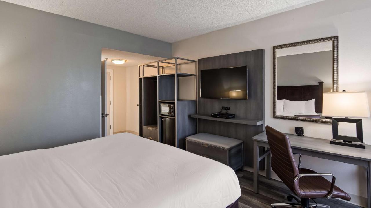 King Room at Best Western Paramus Hotel & Suites