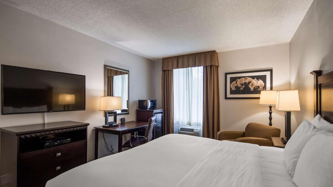 King Room at Best Western Paramus Hotel & Suites