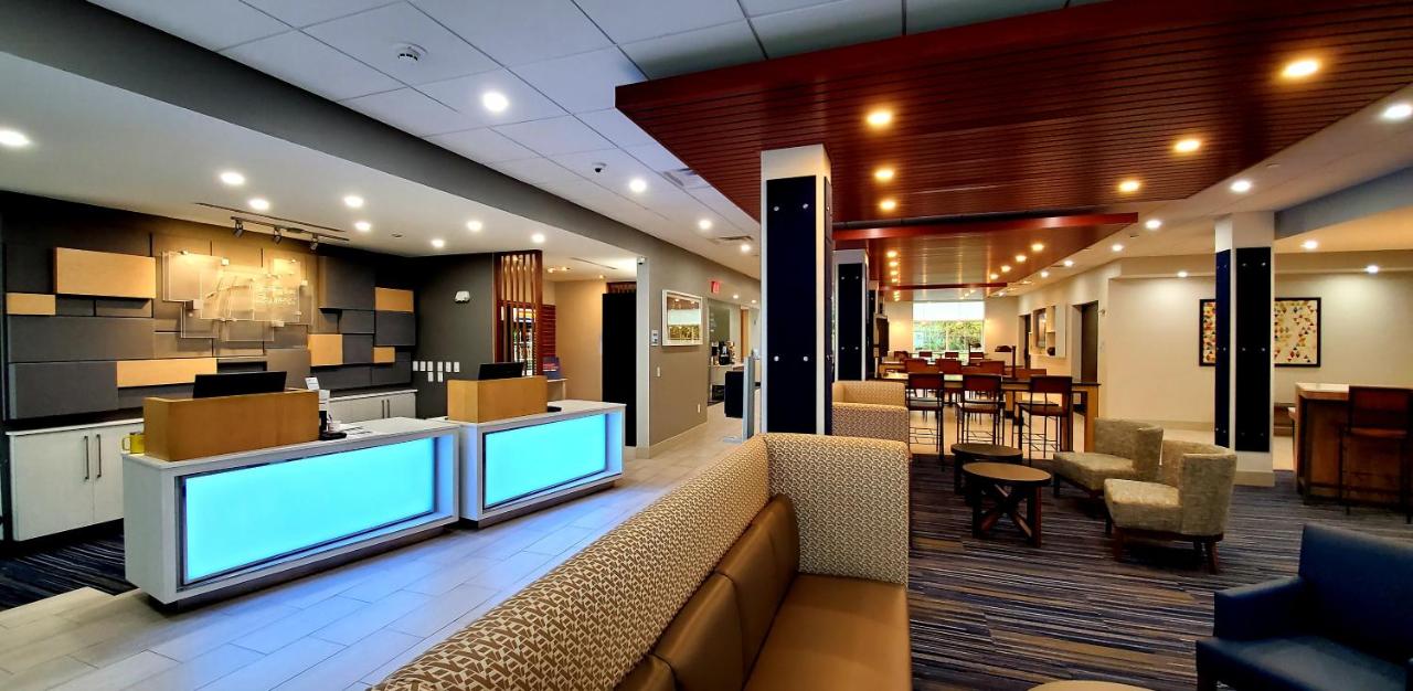 | Holiday Inn Express - Wells-Ogunquit-Kennebunk, an IHG Hotel