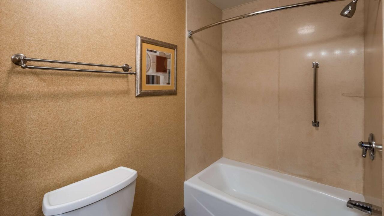  | Best Western Plus North Canton Inn & Suites