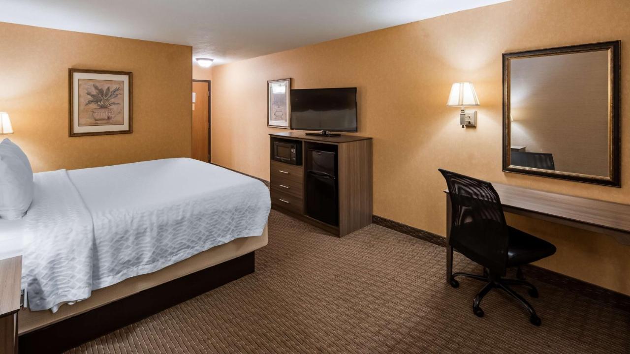  | Best Western Plus North Canton Inn & Suites