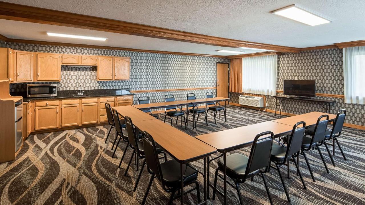  | Best Western Plus North Canton Inn & Suites