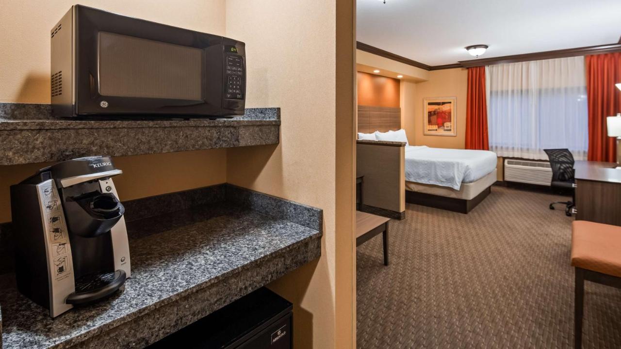  | Best Western Plus North Canton Inn & Suites