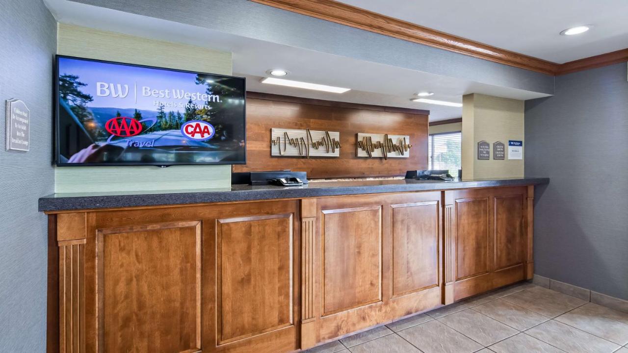  | Best Western Plus North Canton Inn & Suites