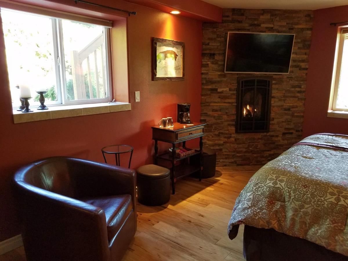  | Fox Den Bed & Breakfast