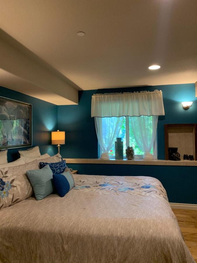  | Fox Den Bed & Breakfast