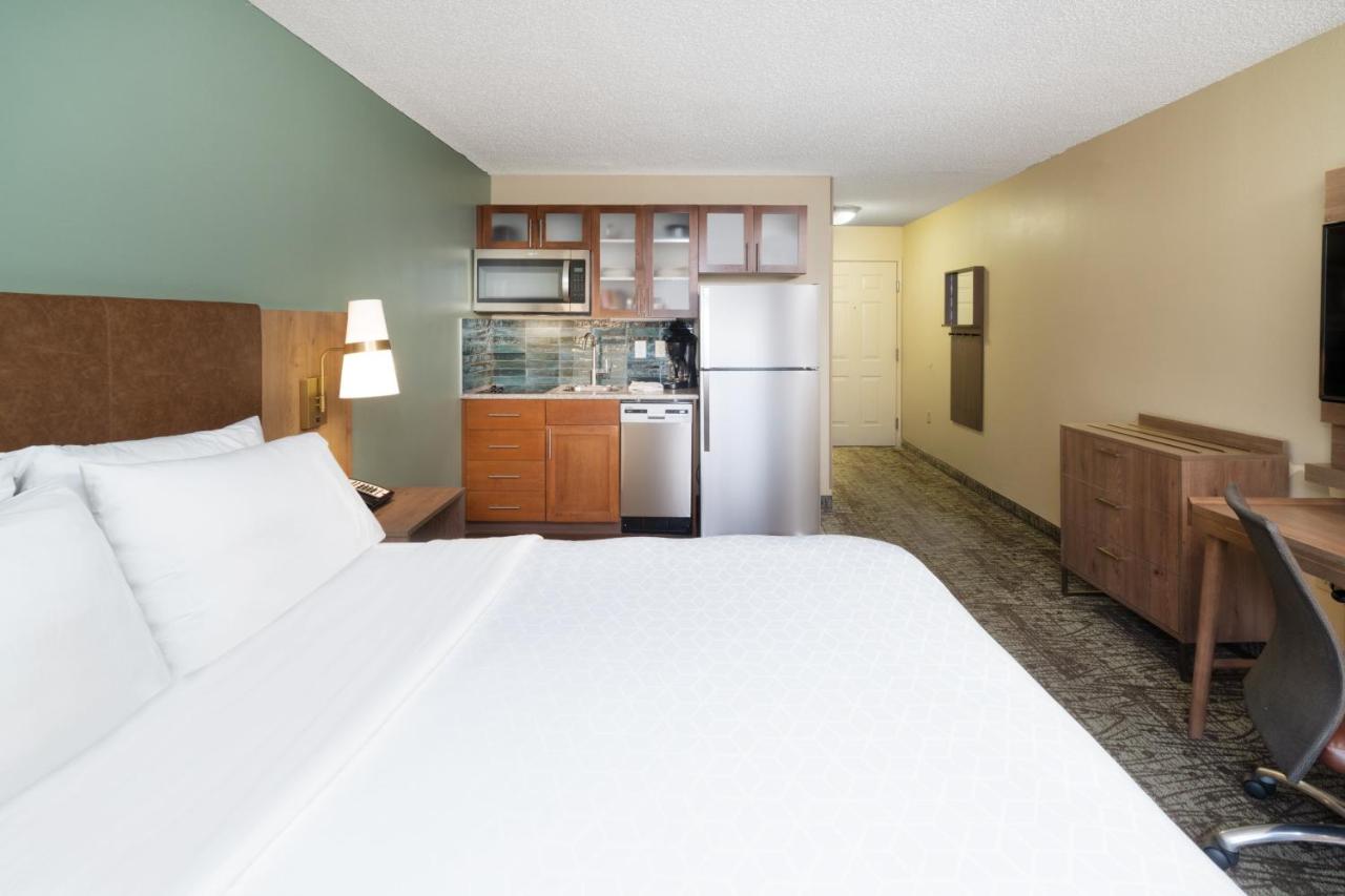 Standard Suite at Staybridge Suites Memphis - Poplar Ave East by IHG