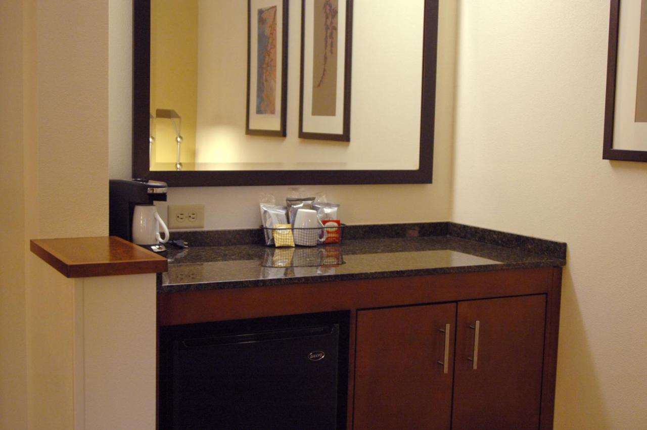 King Room with Accessible Tub - Disability Access at Hyatt Place Reno Tahoe Airport