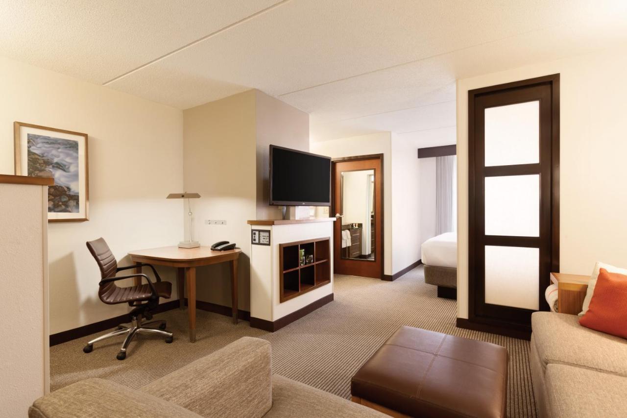King Room with Accessible Tub - Disability Access at Hyatt Place Reno Tahoe Airport