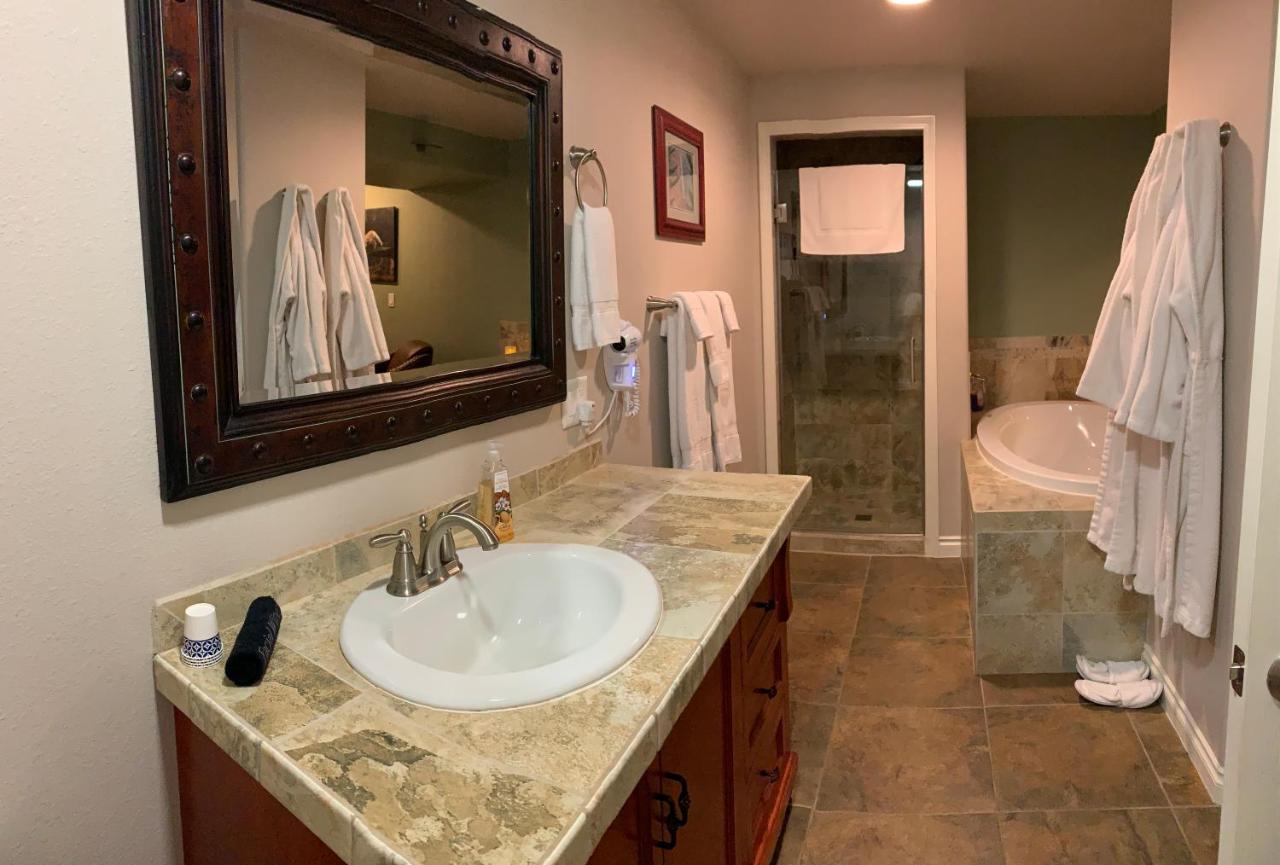  | Fox Den Bed & Breakfast