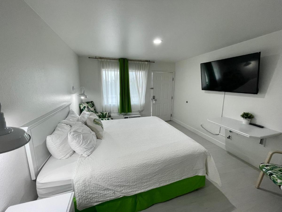  | Loma Linda Inn