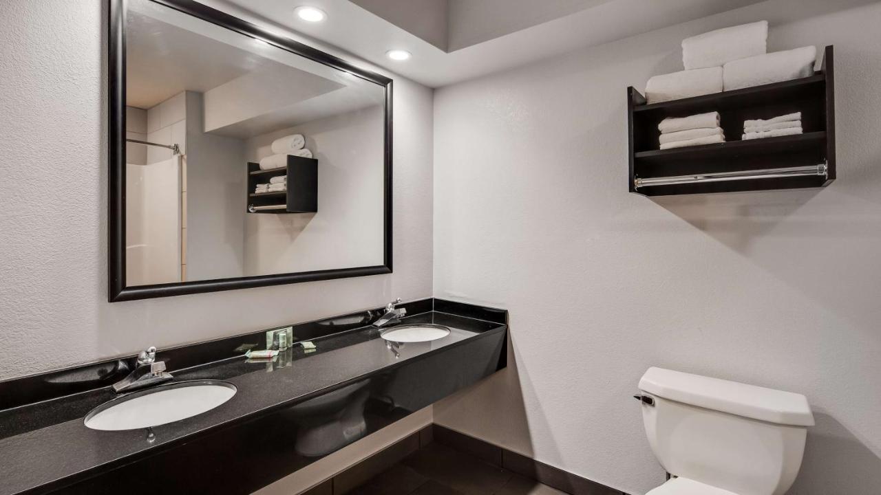 | Best Western Lapeer Inn