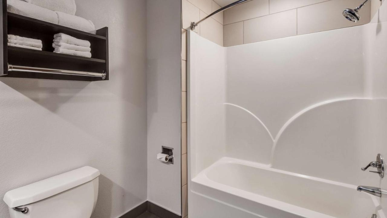 Queen Suite with Two Queen Beds - Non-Smoking at Best Western Lapeer Inn