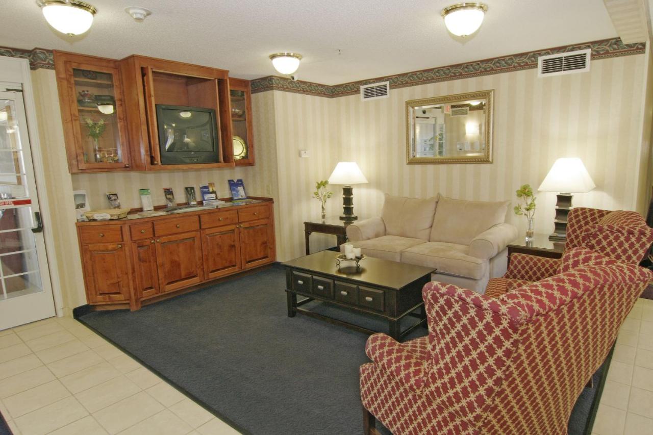 | Candlewood Suites Newport News-Yorktown, an IHG Hotel