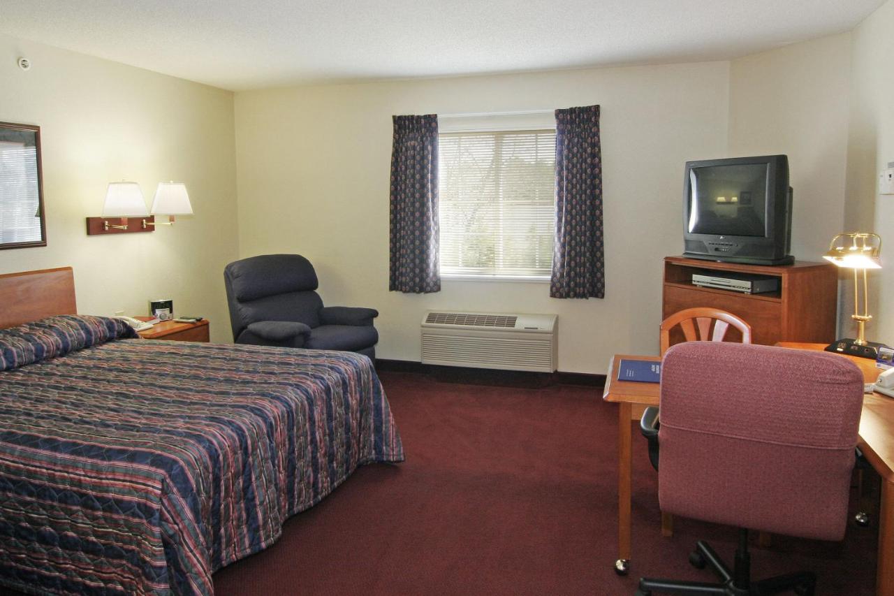 | Candlewood Suites Newport News-Yorktown, an IHG Hotel