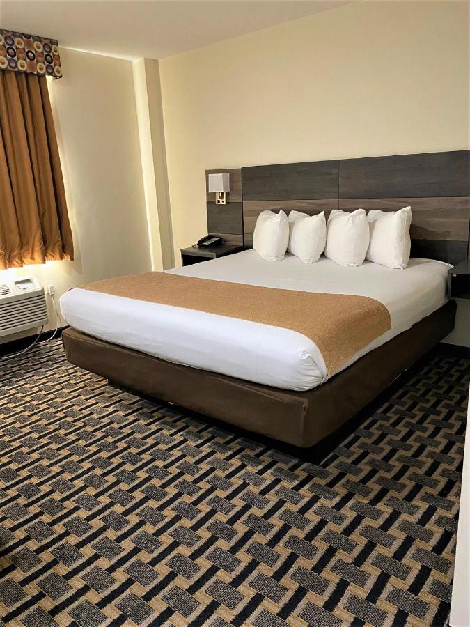 Deluxe Suite at Bogart Hotel