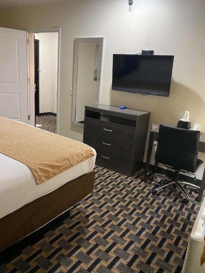 Deluxe Suite at Bogart Hotel
