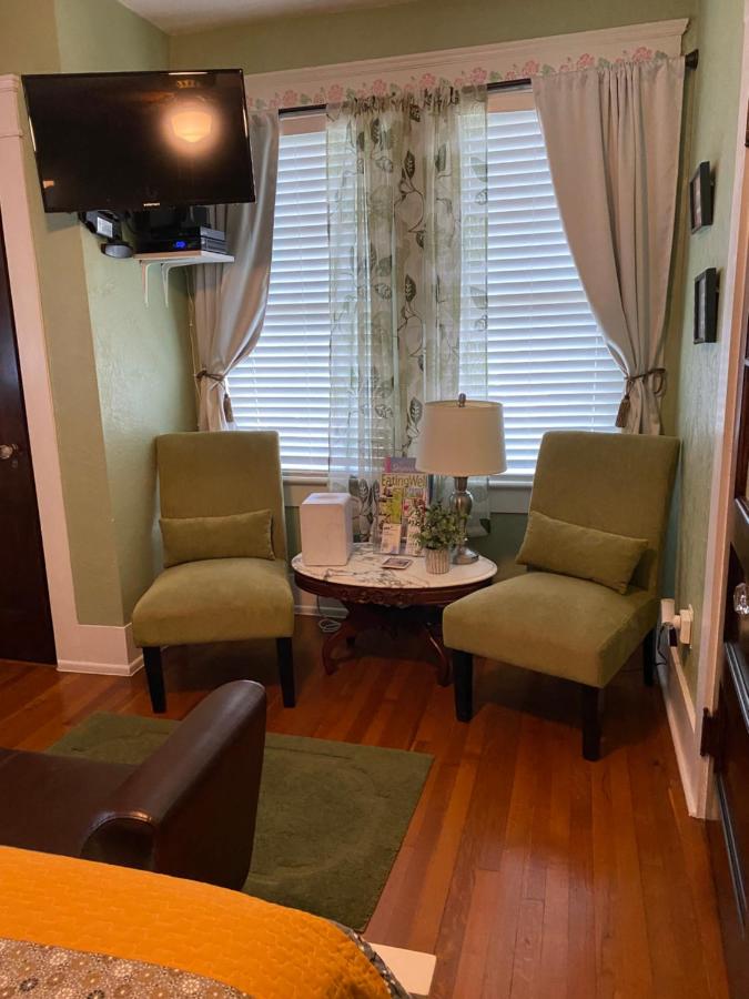  | Ms. Maggie's South Country Inn