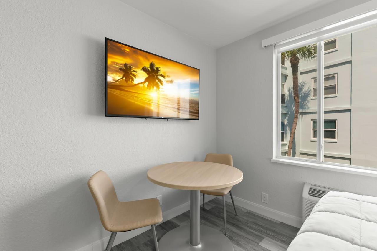 | Grand Shores West