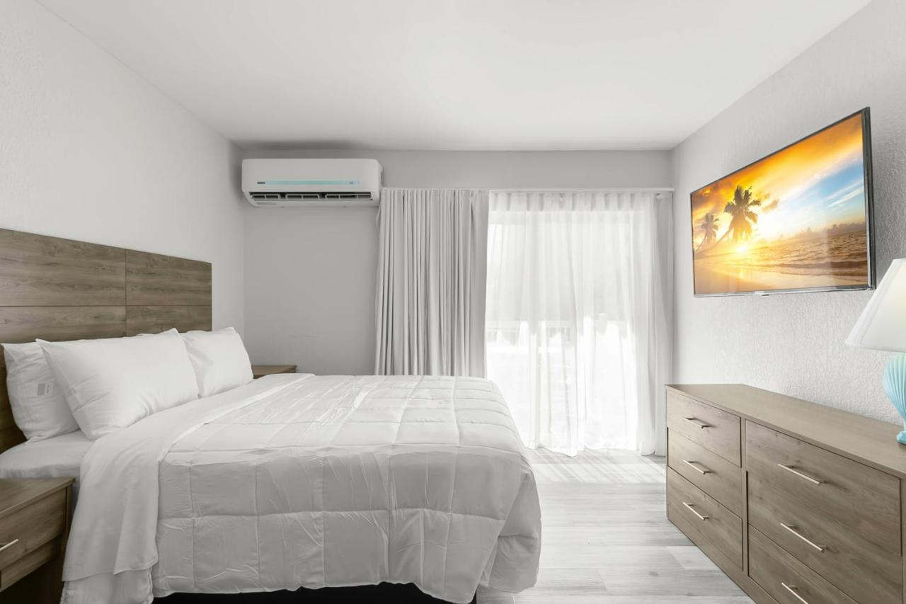 | Grand Shores West