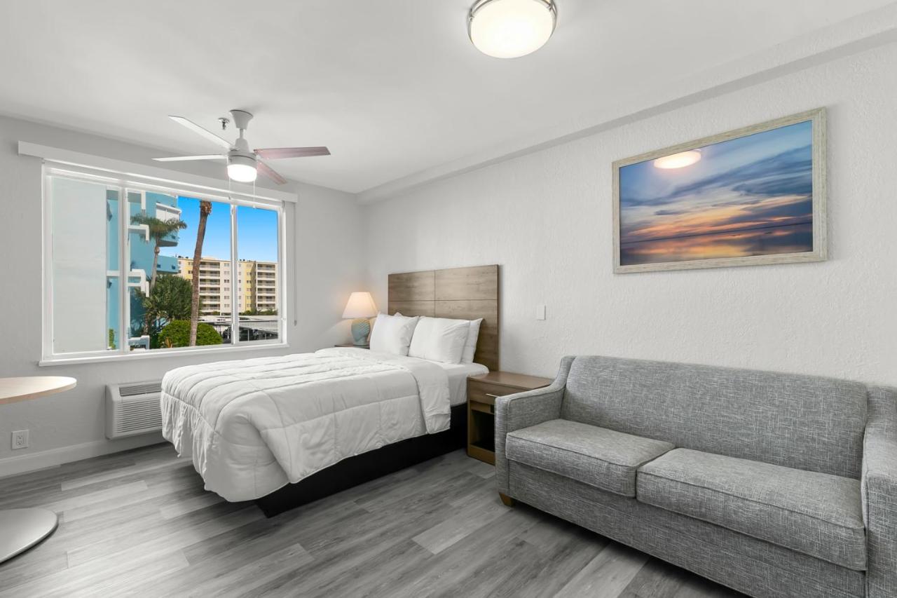 | Grand Shores West