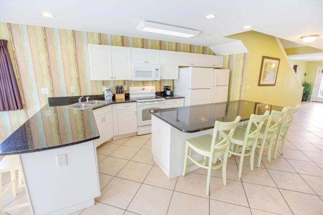  | Stunning 8 BR, New Updates, Walk to Beach Bars, Main Street