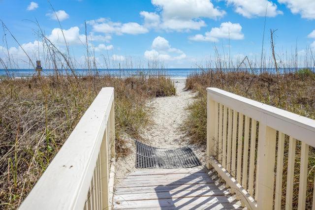  | Stunning 8 BR, New Updates, Walk to Beach Bars, Main Street