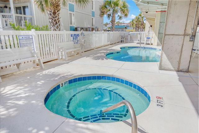  | Stunning 8 BR, New Updates, Walk to Beach Bars, Main Street