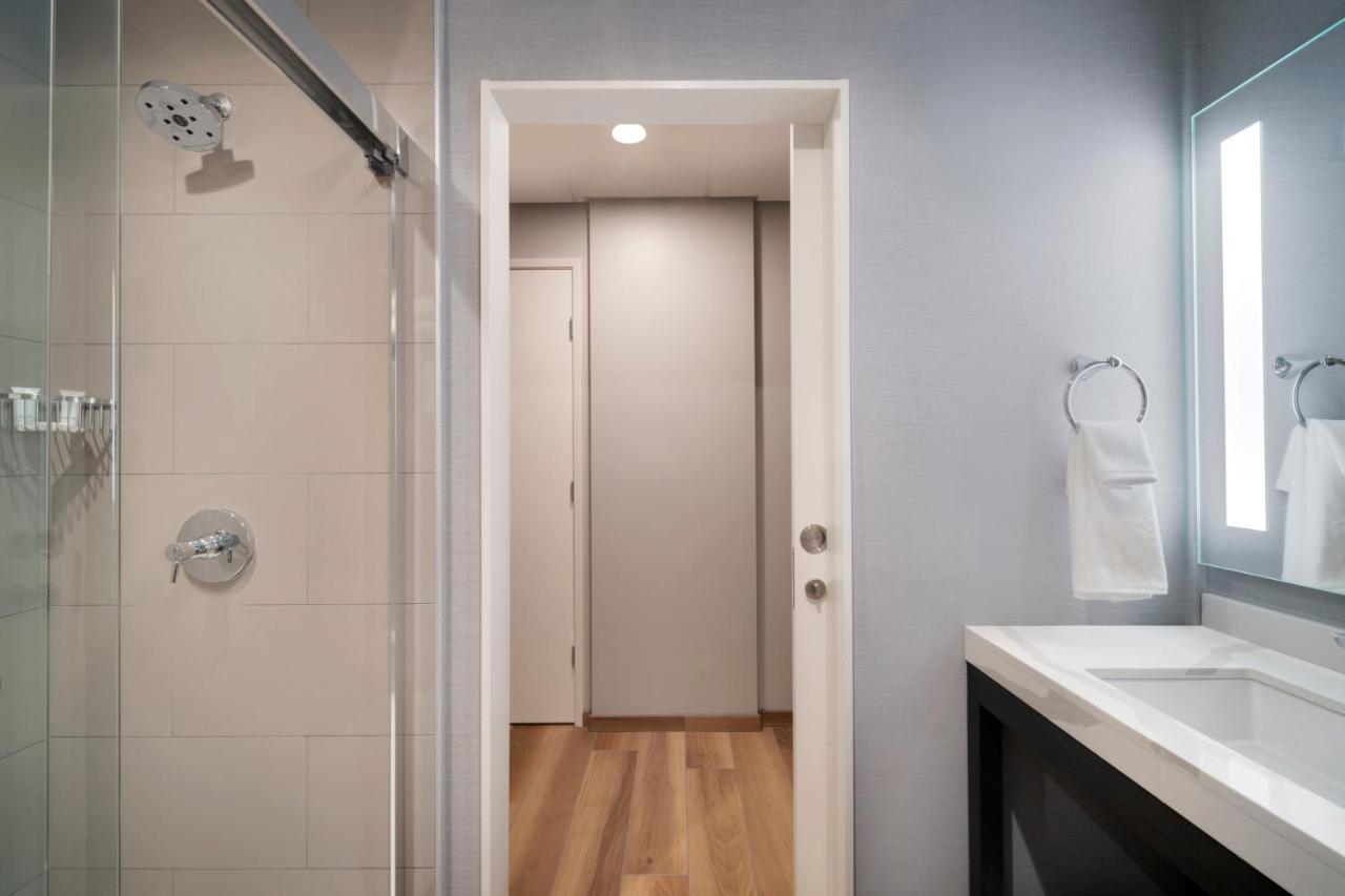 King Room with Sofa Bed at Hyatt Place LAX/Century Blvd