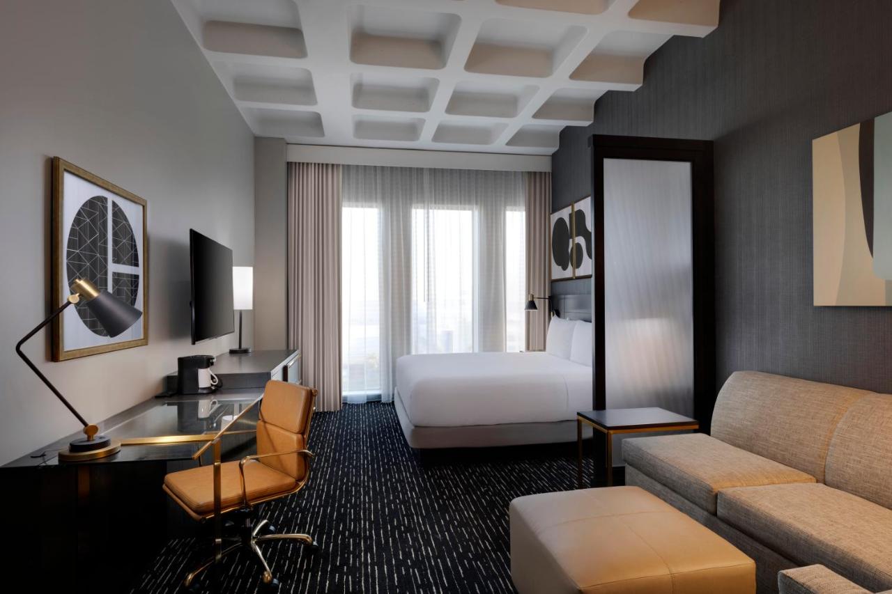 Deluxe King Room at Hyatt Place LAX/Century Blvd