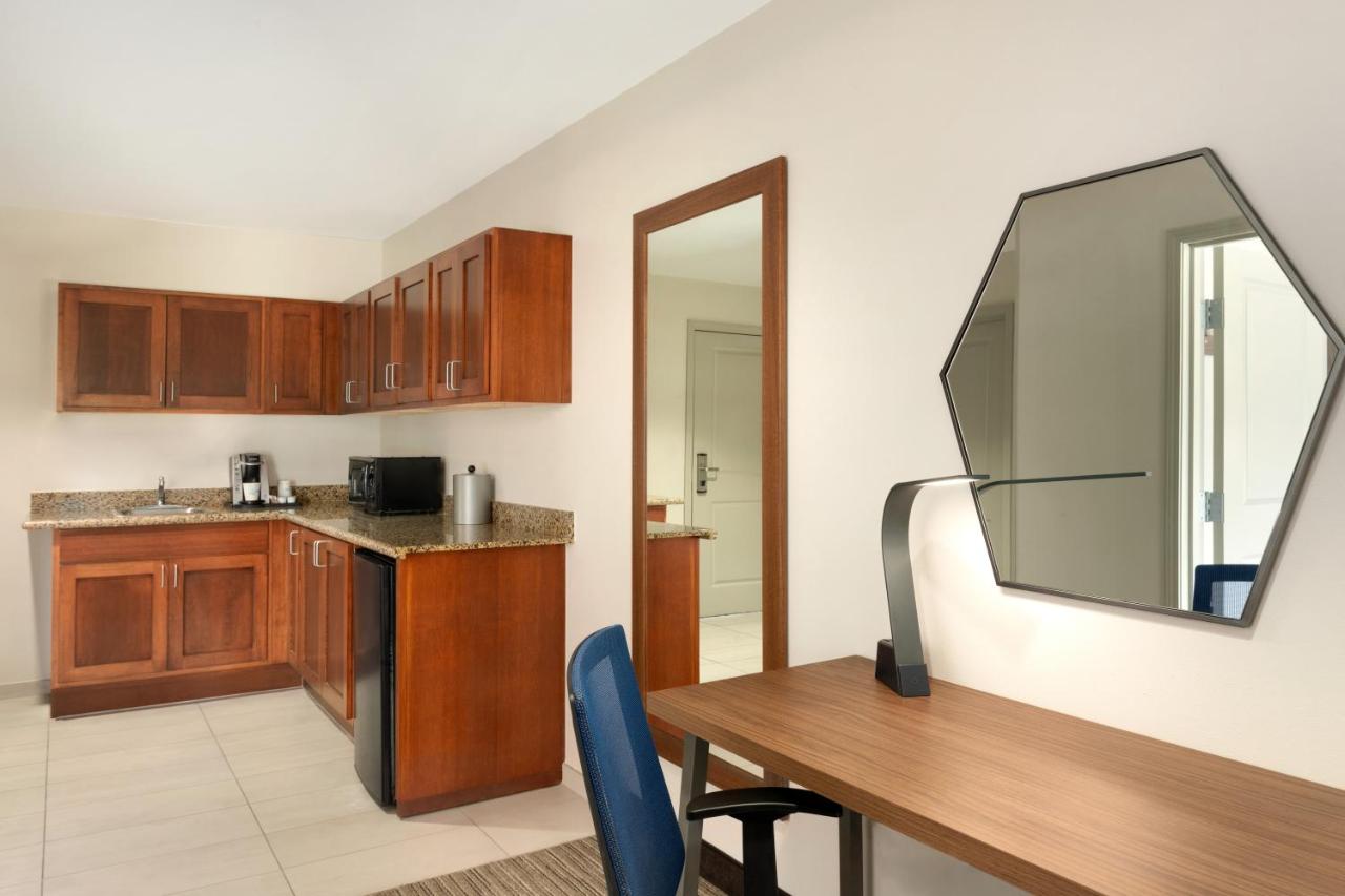 Executive King Suite at Holiday Inn Express Inn & Suites Searcy by IHG