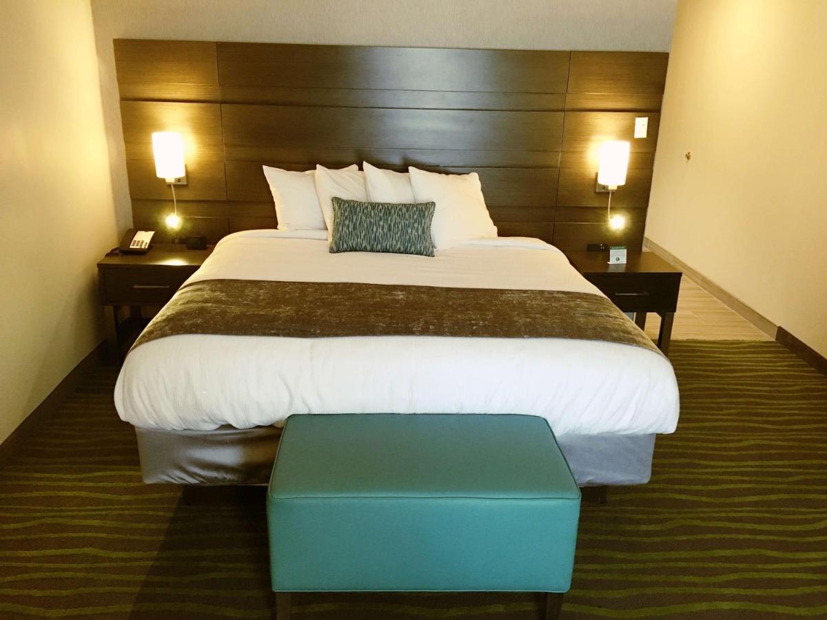 Deluxe King Suite at Best Western Plus Prien Lake Hotel & Suites - Lake Charles