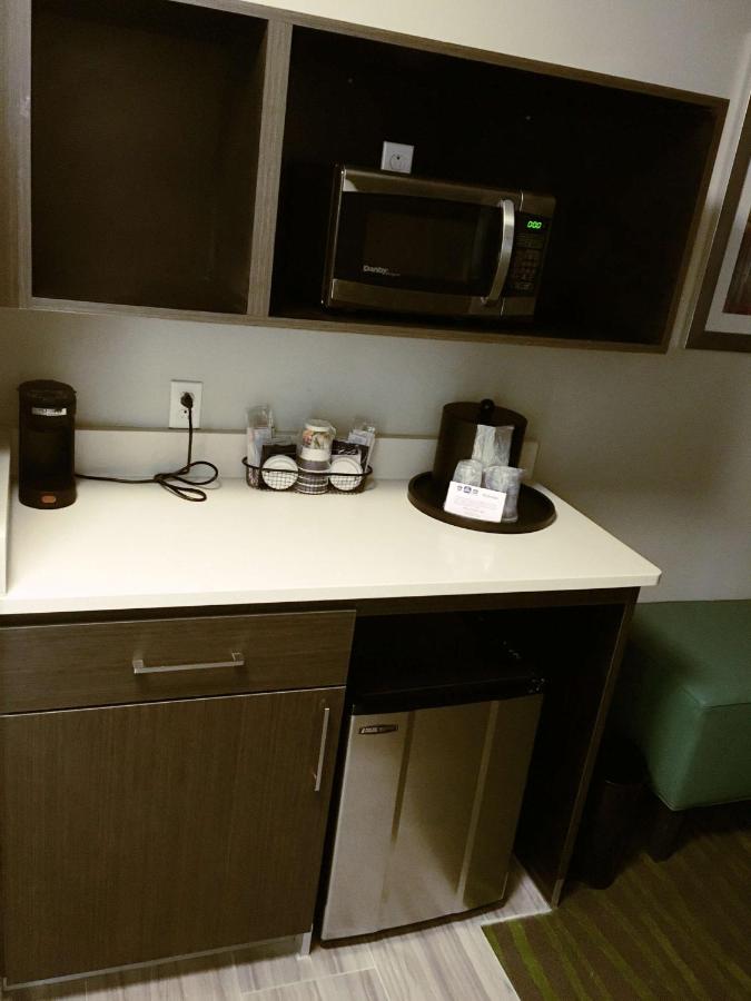 Deluxe King Suite at Best Western Plus Prien Lake Hotel & Suites - Lake Charles