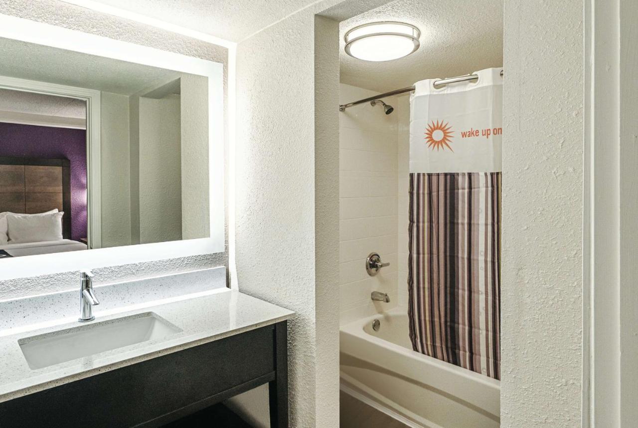 King Suite with Sofa Bed at La Quinta Inn & Suites by Wyndham Lubbock West Medical Centr