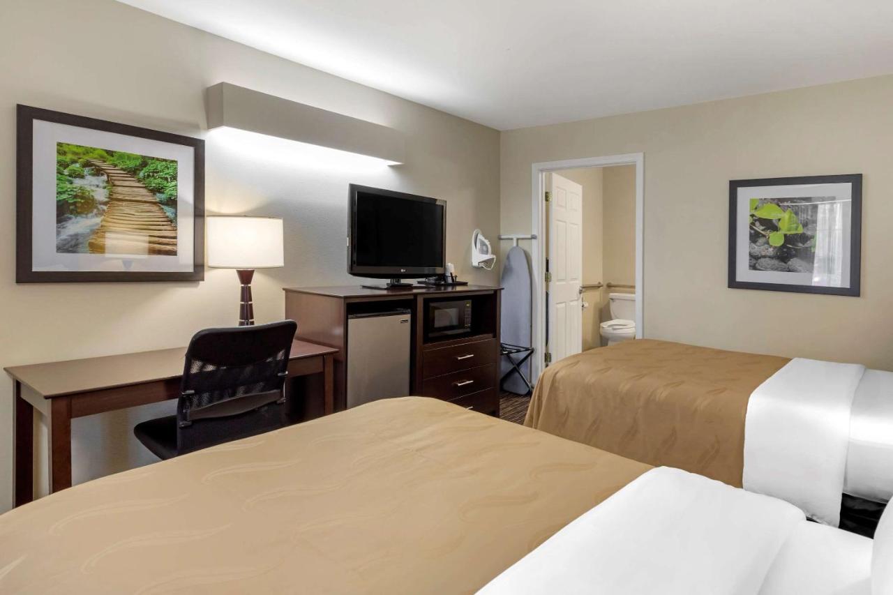Double Room with Two Double Beds - Accessible/Non-Smoking at Quality Inn Seneca US-123