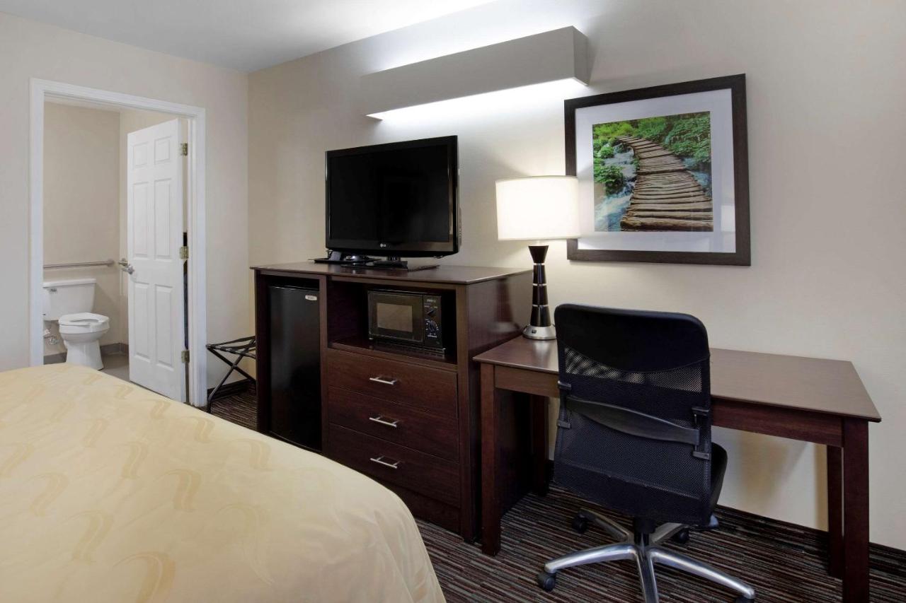 King Room - Accessible/Non-Smoking at Quality Inn Seneca US-123