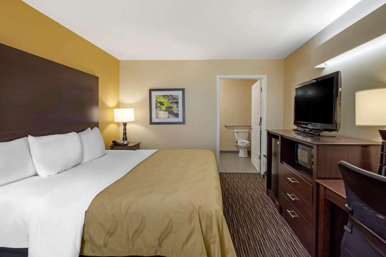 King Room - Accessible/Non-Smoking at Quality Inn Seneca US-123