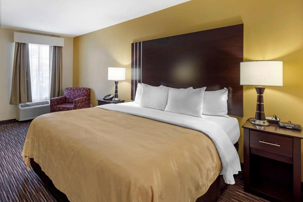 King Room - Non-Smoking at Quality Inn Seneca US-123
