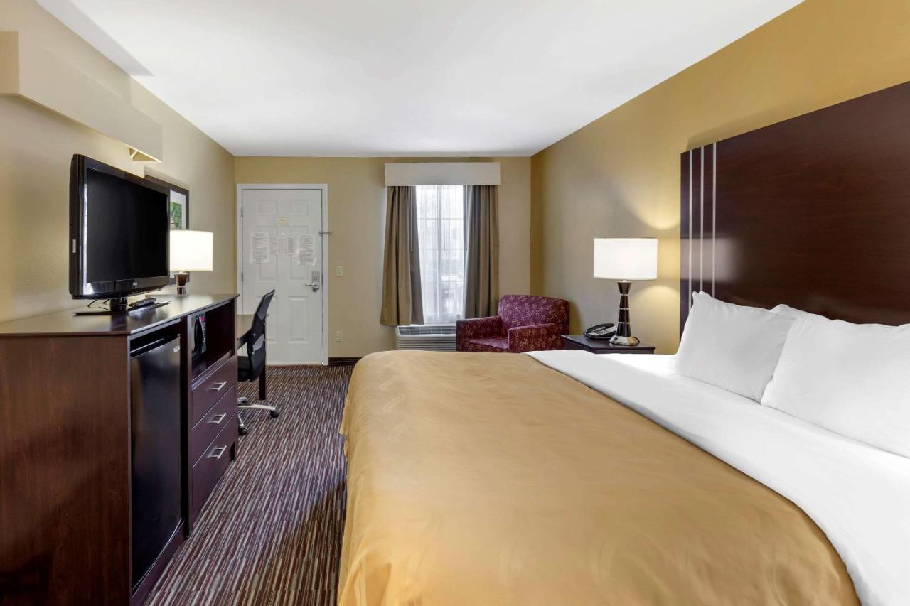 King Room - Non-Smoking at Quality Inn Seneca US-123