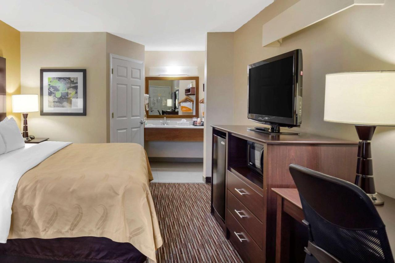 King Room - Non-Smoking at Quality Inn Seneca US-123