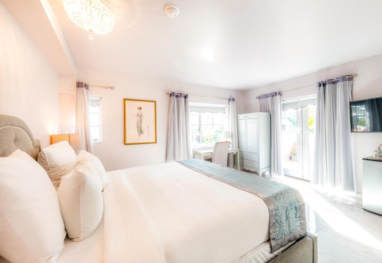 Junior Studio Suite with Balcony at Secret Garden Miami Beach