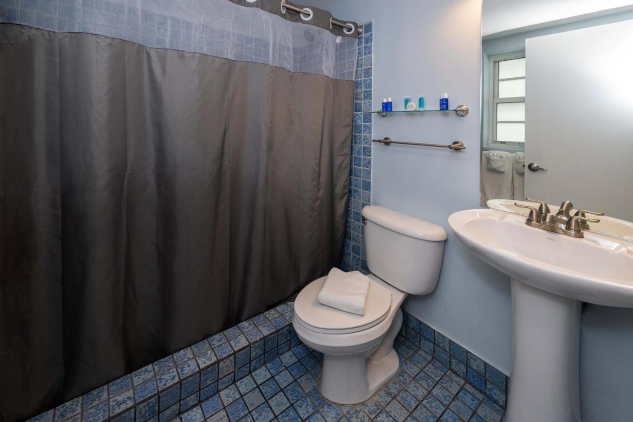 Deluxe Double Room at The Colony Hotel