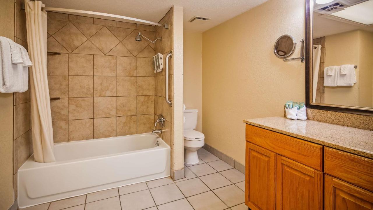 | Best Western Center Pointe Inn
