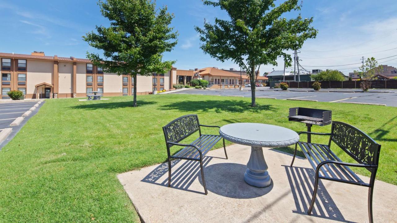  | Best Western Center Pointe Inn