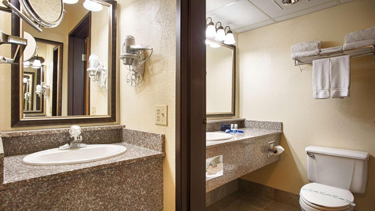 King Room - Non-Smoking at Best Western Music Capital Inn